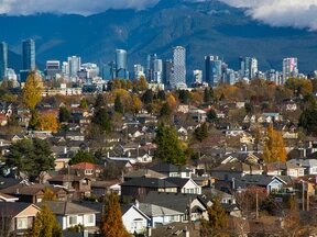 Federal government extends foreign buyer ban on Canadian homes to 2027